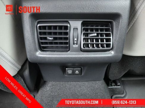 Used 2025 Toyota Camry XLE image 27