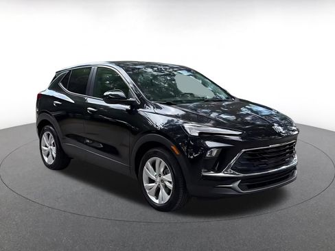 Used 2025 Buick Encore GX Preferred FWD image 2