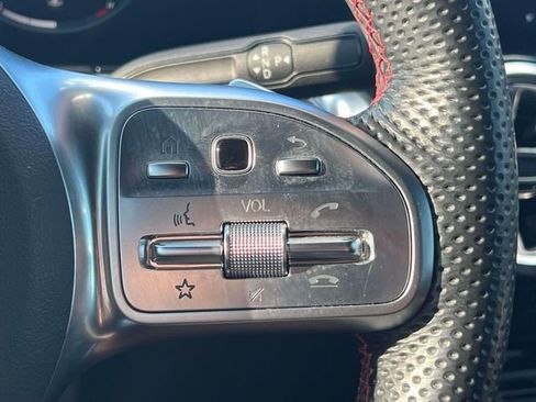 Used 2023 Mercedes-Benz GLB 250 image 30