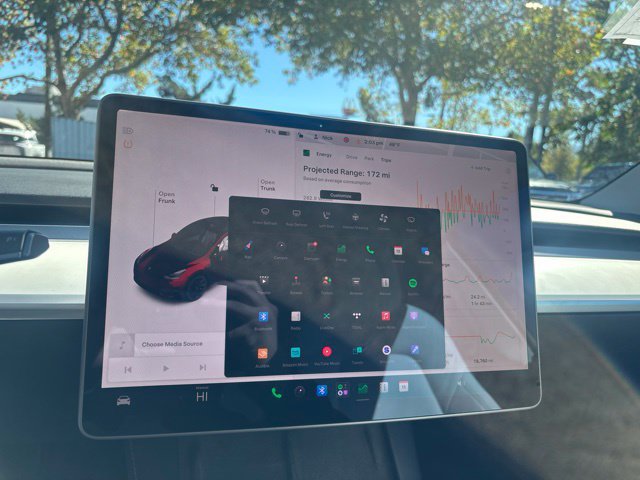 Used 2022 Tesla Model Y Long Range AWD/4WD image 24
