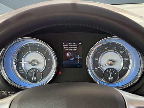 Used 2012 Chrysler 300 Limited RWD image 19