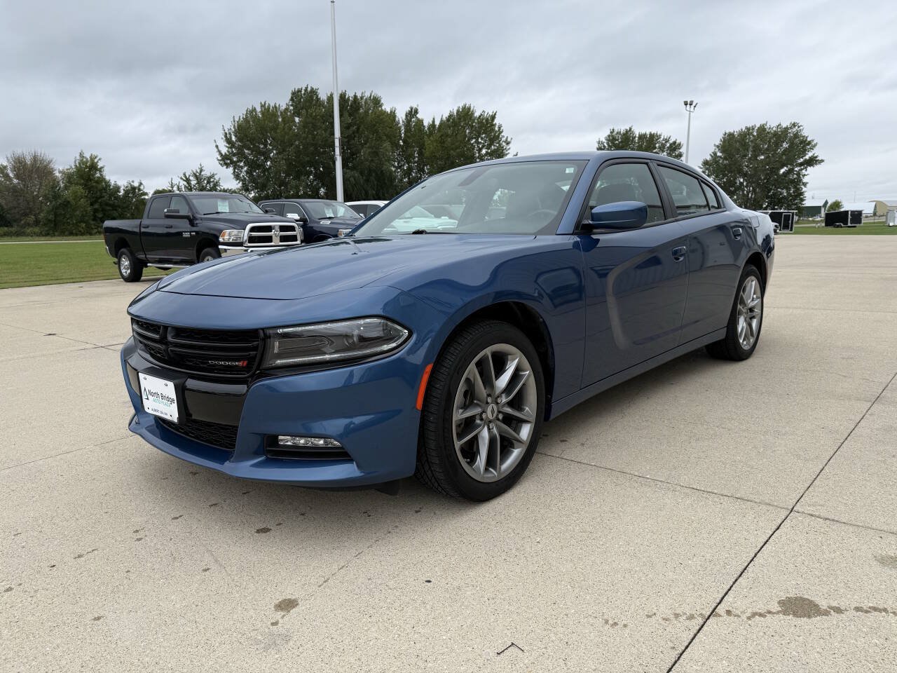 Used 2022 Dodge Charger SXT w/ Plus Group AWD/4WD image 2