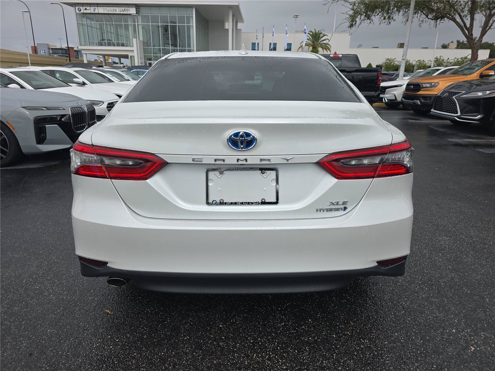 Used 2022 Toyota Camry XLE w/ Navigation Upgrade Package FWD image 3