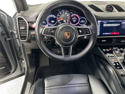 Certified 2020 Porsche Cayenne image 18