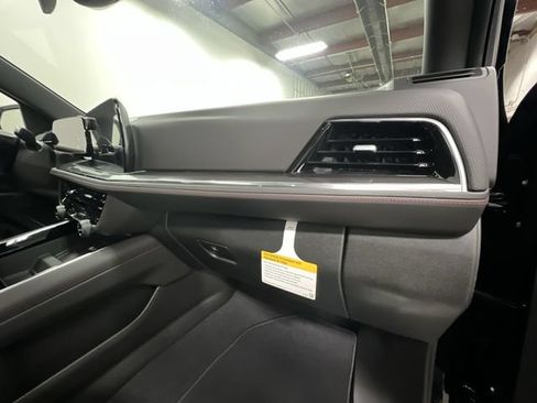 New 2026 Chevrolet Suburban RST w/ Comfort Package AWD/4WD image 31