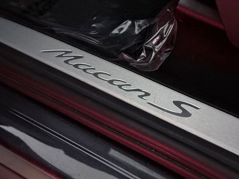 Used 2017 Porsche Macan S image 21