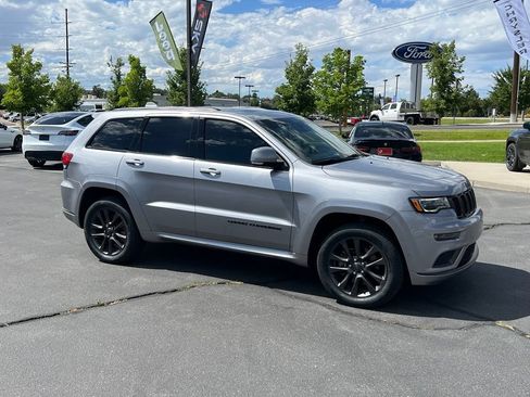 Used 2019 Jeep Grand Cherokee High Altitude AWD/4WD image 6