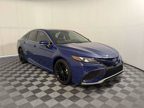 Used 2023 Toyota Camry XSE FWD image 4