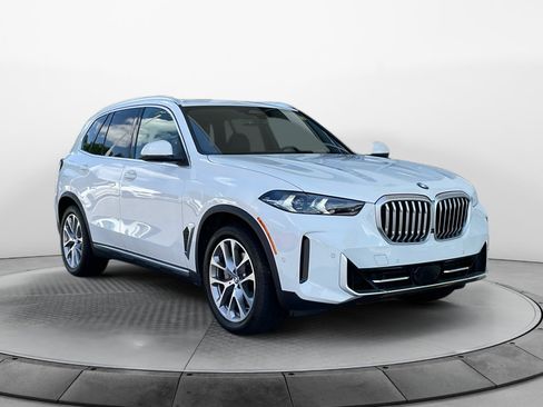 Used 2024 BMW X5 xDrive40i w/ Parking Assistance Package AWD/4WD image 1