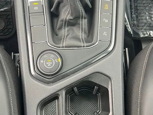 Used 2022 Volkswagen Tiguan SEL R-Line image 14