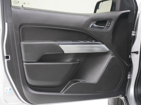 Used 2017 Chevrolet Colorado LT w/ LT Convenience Package image 15