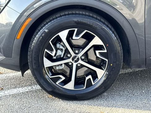 Used 2023 Kia Sportage EX image 11