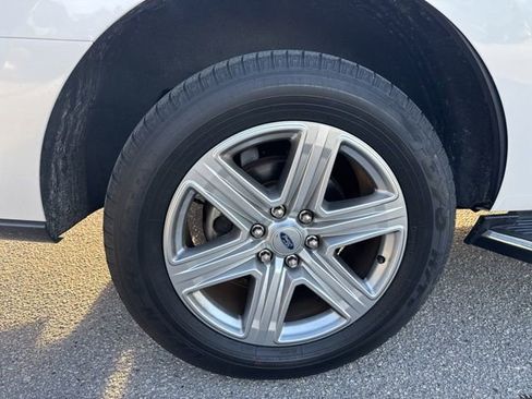 Used 2019 Ford Expedition XLT w/ Equipment Group 202A image 14