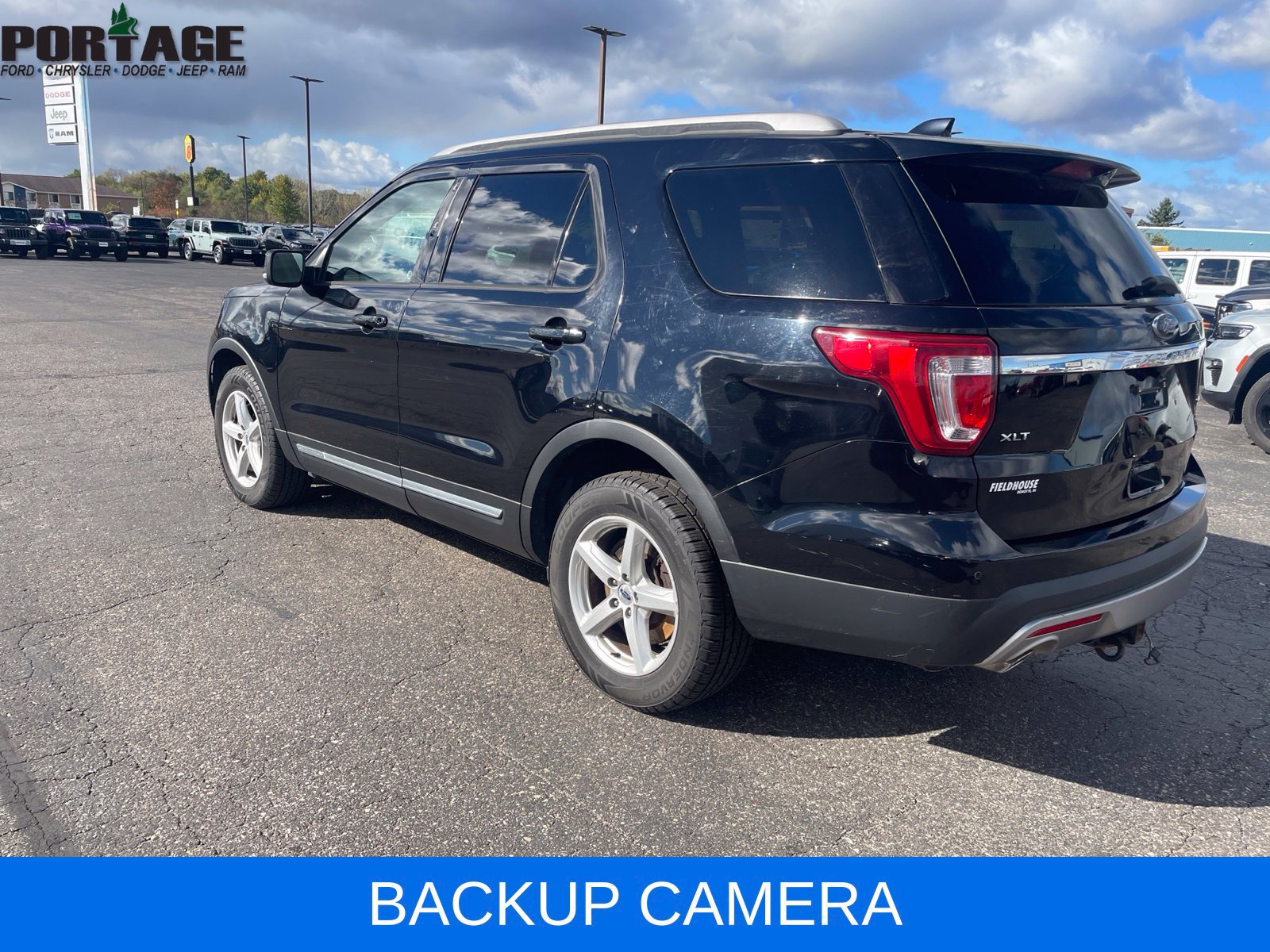 Used 2017 Ford Explorer XLT w/ Equipment Group 202A AWD/4WD image 4