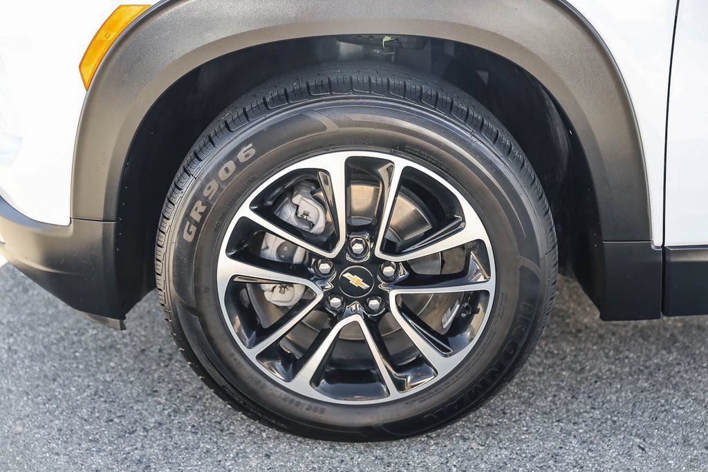 Used 2024 Chevrolet TrailBlazer LT FWD image 9