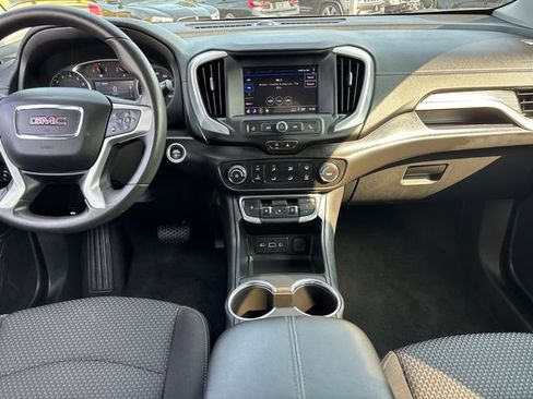 Used 2024 GMC Terrain SLE AWD/4WD image 10
