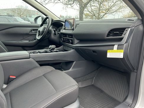 New 2025 Nissan Rogue S image 25