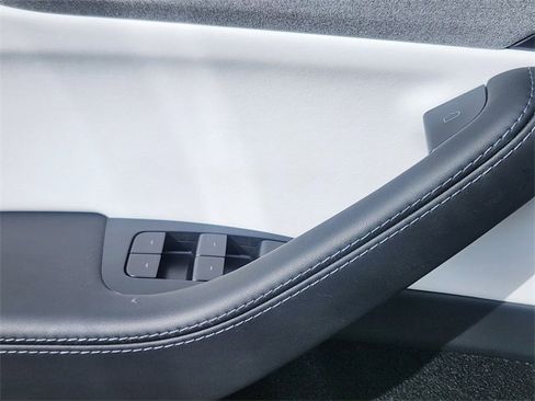 Used 2026 Tesla Model Y AWD image 11