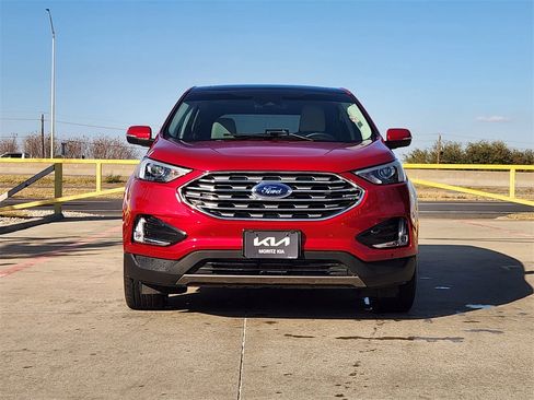 Used 2022 Ford Edge Titanium image 2