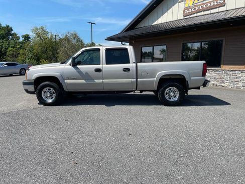 Used 2006 Chevrolet Silverado 2500 LT w/ Heavy-Duty Power Package AWD/4WD image 3