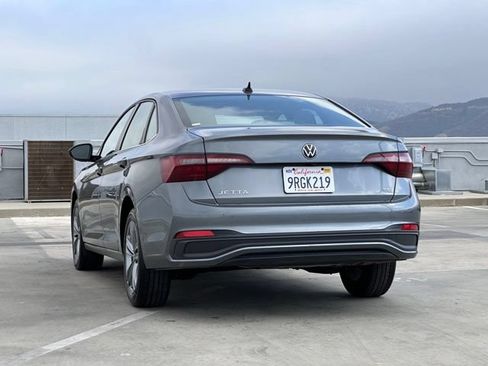 Used 2024 Volkswagen Jetta SE FWD image 31