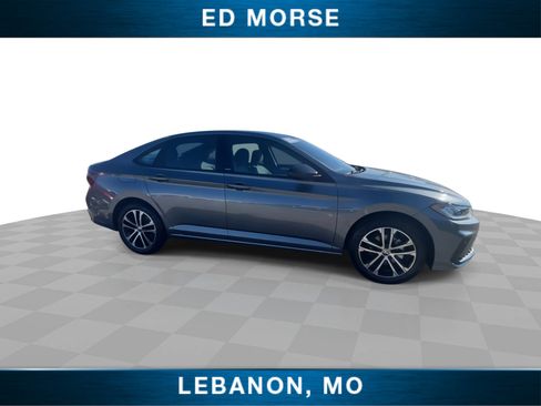 Used 2025 Volkswagen Jetta Sport image 2