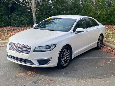 Used 2017 Lincoln MKZ Select w/ Select Plus Package image 3