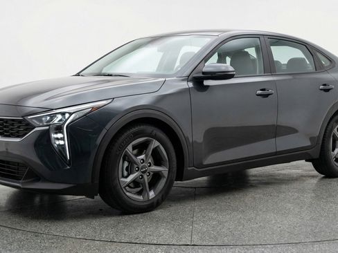 Used 2025 Kia K4 FWD image 3