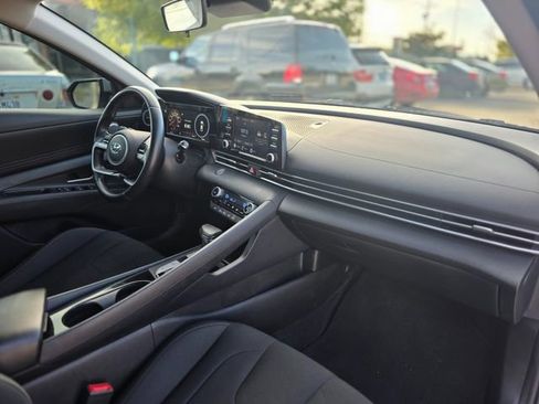 Used 2021 Hyundai Elantra SEL w/ Convenience Package image 29