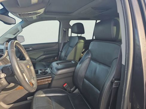 Used 2016 Chevrolet Suburban LT image 10