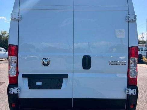 Used 2025 RAM ProMaster 2500 w/ Convenience Group FWD image 8