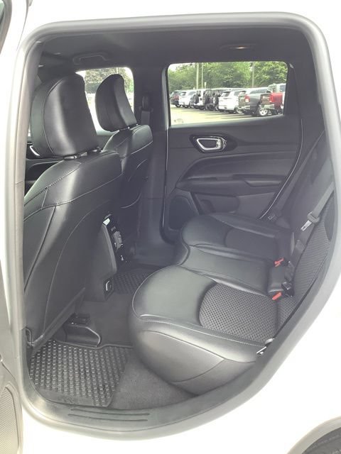 Certified 2025 Jeep Compass Latitude w/ Convenience Group AWD/4WD image 16