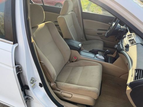 Used 2011 Honda Accord LX-P image 21