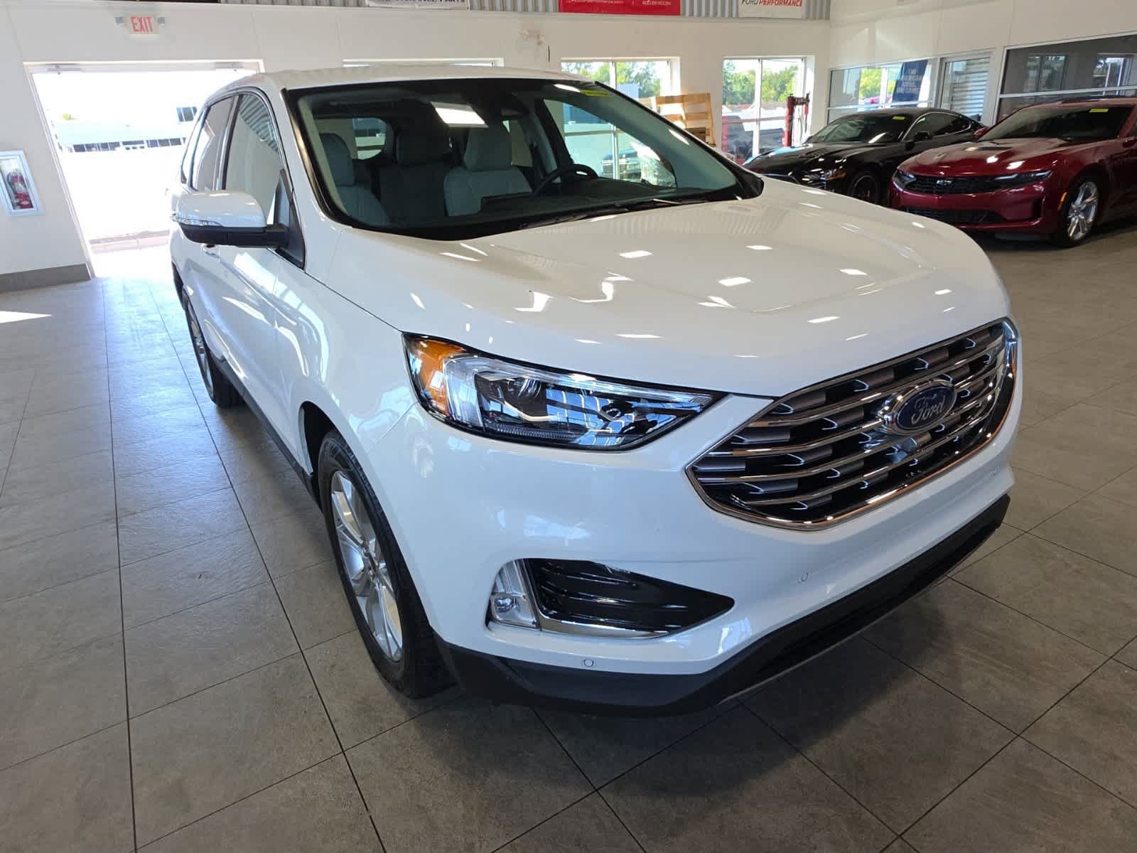 Used 2024 Ford Edge Titanium w/ Equipment Group 301A AWD/4WD image 3