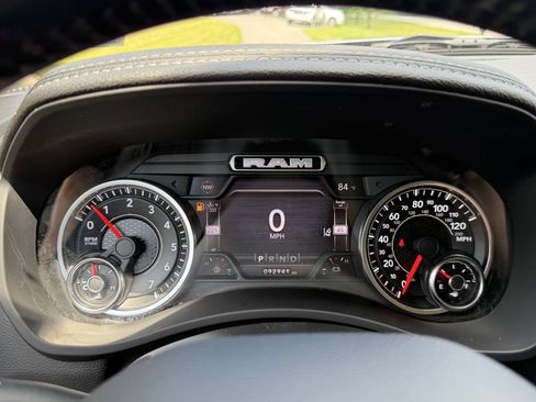 Used 2022 RAM 2500 Laramie AWD/4WD image 18