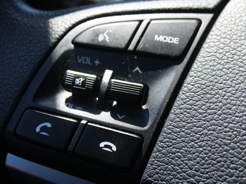 Used 2019 Hyundai Tucson Value FWD image 26