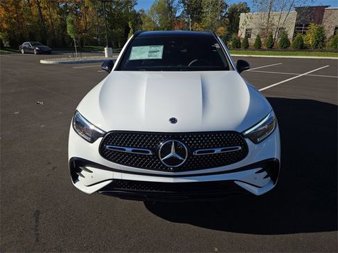 New 2026 Mercedes-Benz GLC 300 4MATIC image 9