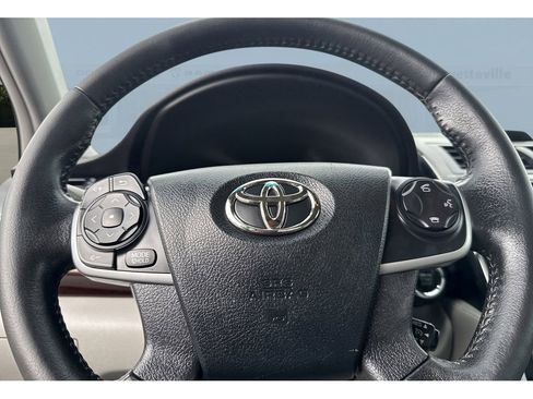 Used 2013 Toyota Camry XLE w/ Leather Pkg image 14