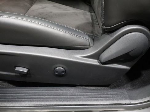 Used 2023 Dodge Challenger R/T w/ Plus Package image 13