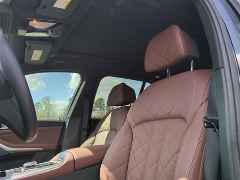 Used 2025 BMW X5 xDrive50e w/ Climate Comfort Package image 16