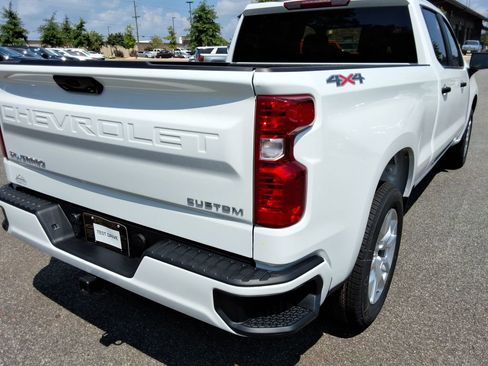 Used 2026 Chevrolet Silverado 1500 Custom image 15