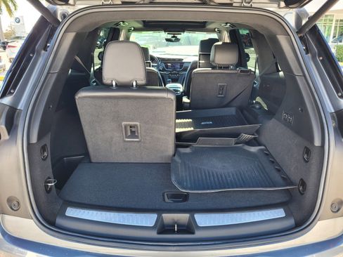 Used 2022 Cadillac XT6 Premium Luxury w/ Platinum Package image 16