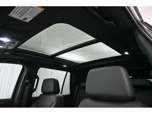 Used 2024 Chevrolet Tahoe Z71 w/ Z71 Off-Road Package AWD/4WD image 13