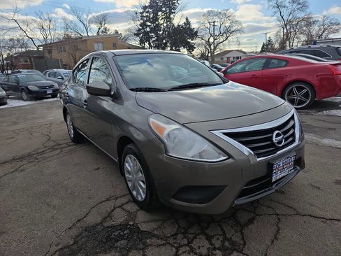 Used 2016 Nissan Versa S Plus image 5