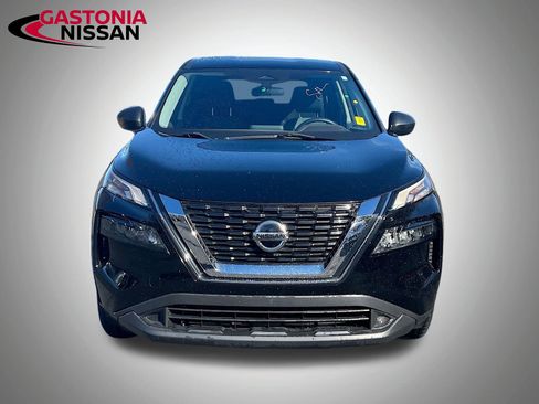 Used 2021 Nissan Rogue S image 2