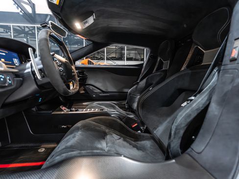 Used 2019 Ford GT image 24