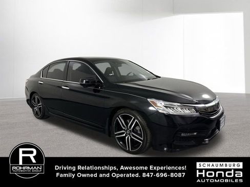 Used 2016 Honda Accord Touring image 3