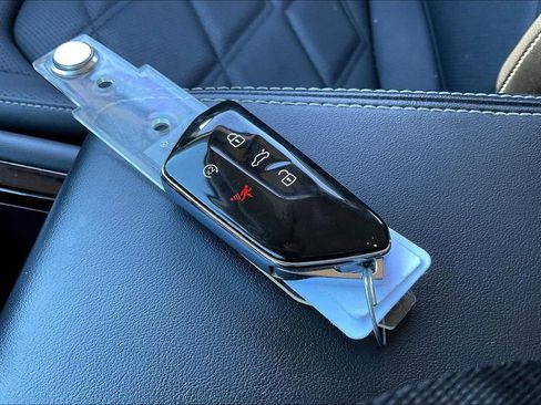 Used 2024 Volkswagen Atlas SE image 10