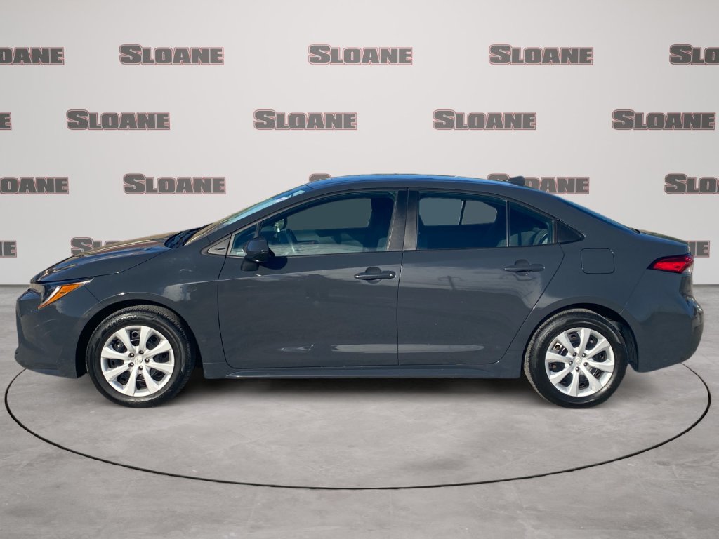 Used 2024 Toyota Corolla LE FWD image 2