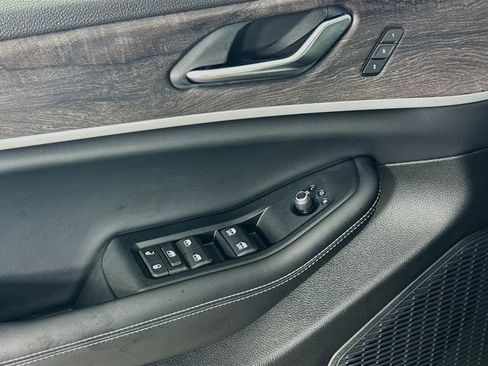 New 2025 Jeep Grand Cherokee L Limited image 21